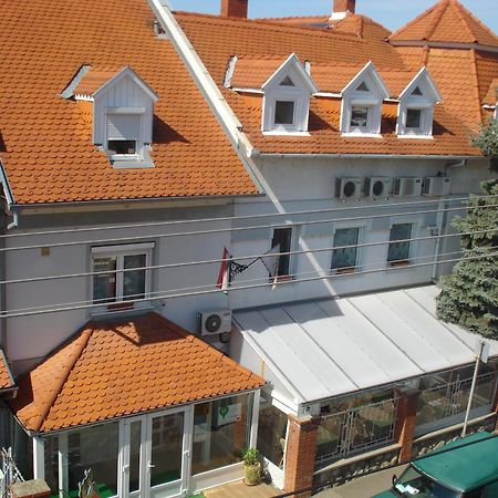Szent Gyoergy Fogado Hotel Pecs Bagian luar foto