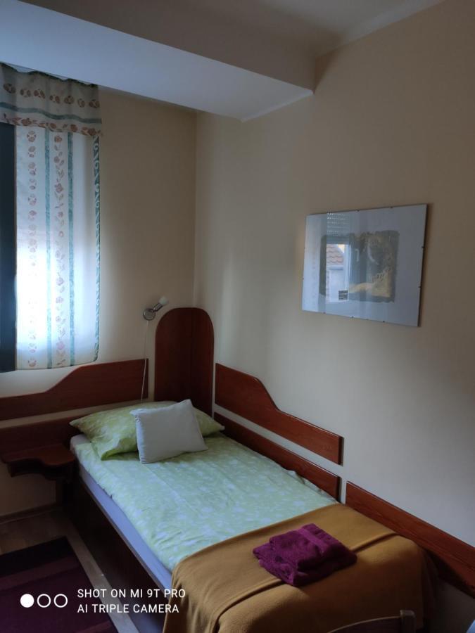 Szent Gyoergy Fogado Hotel Pecs Bagian luar foto
