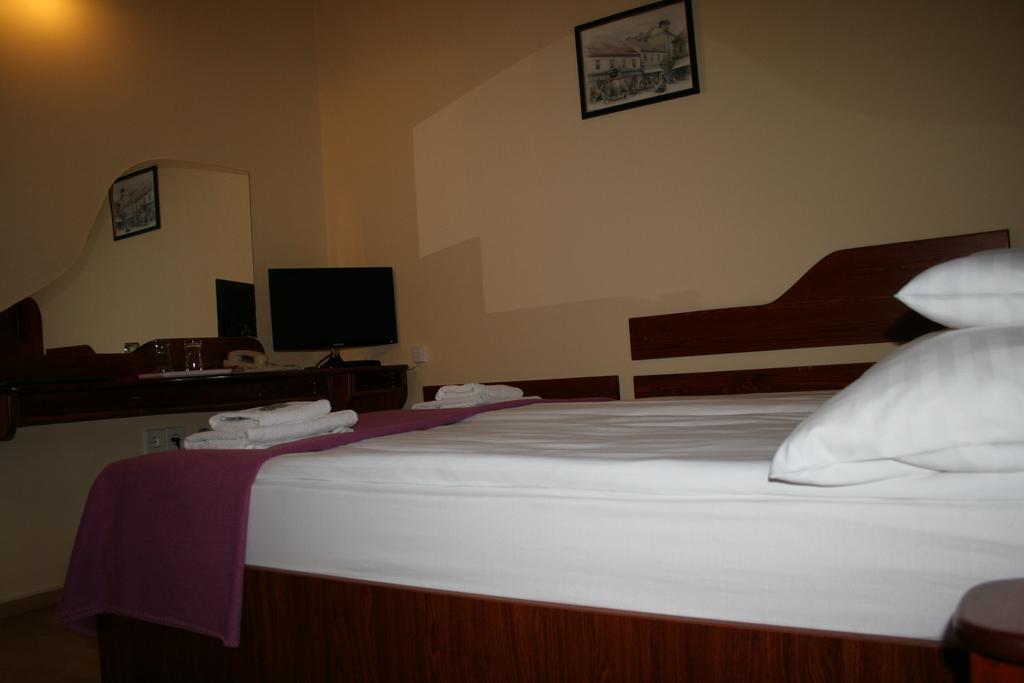 Szent Gyoergy Fogado Hotel Pecs Ruang foto