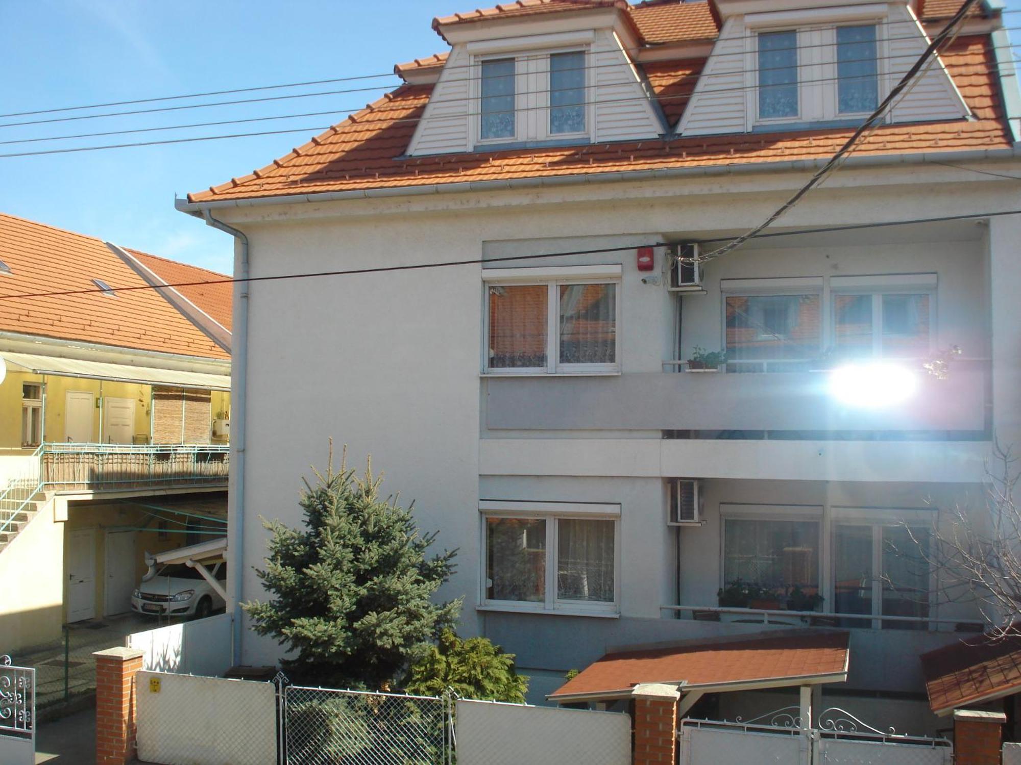 Szent Gyoergy Fogado Hotel Pecs Bagian luar foto