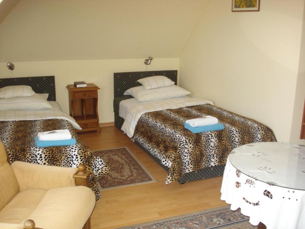 Szent Gyoergy Fogado Hotel Pecs Ruang foto